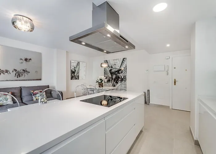 By Riva - Elegant, 2 Bedroom In Dama De Noche Puerto Banus *