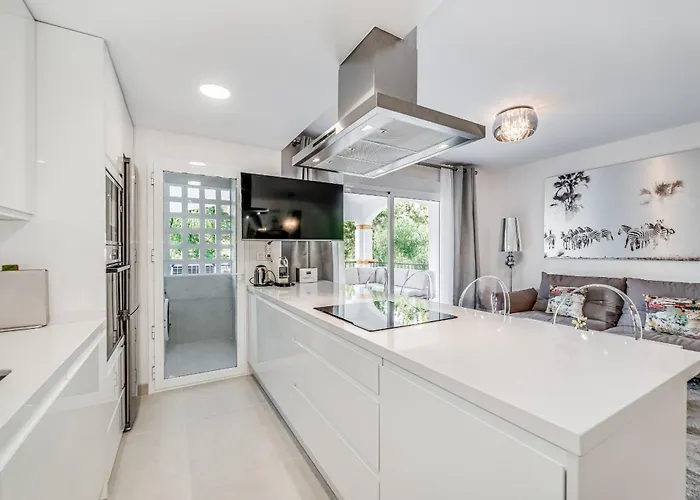 By Riva - Elegant, 2 Bedroom In Dama De Noche Puerto Banus Marbella